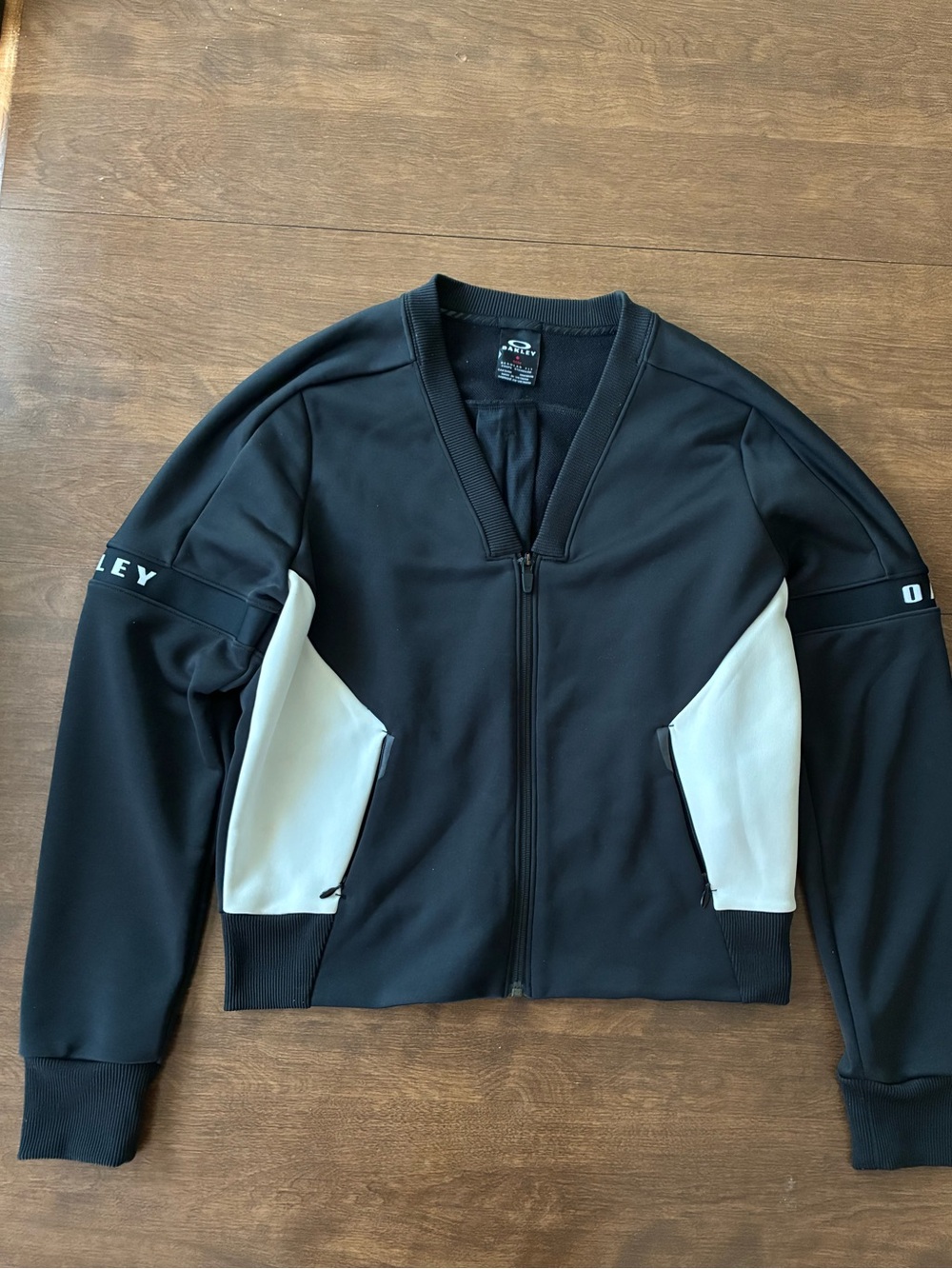 Oakley Athletic Black Bomber Jacket with White Panels - Picture 2 of 7